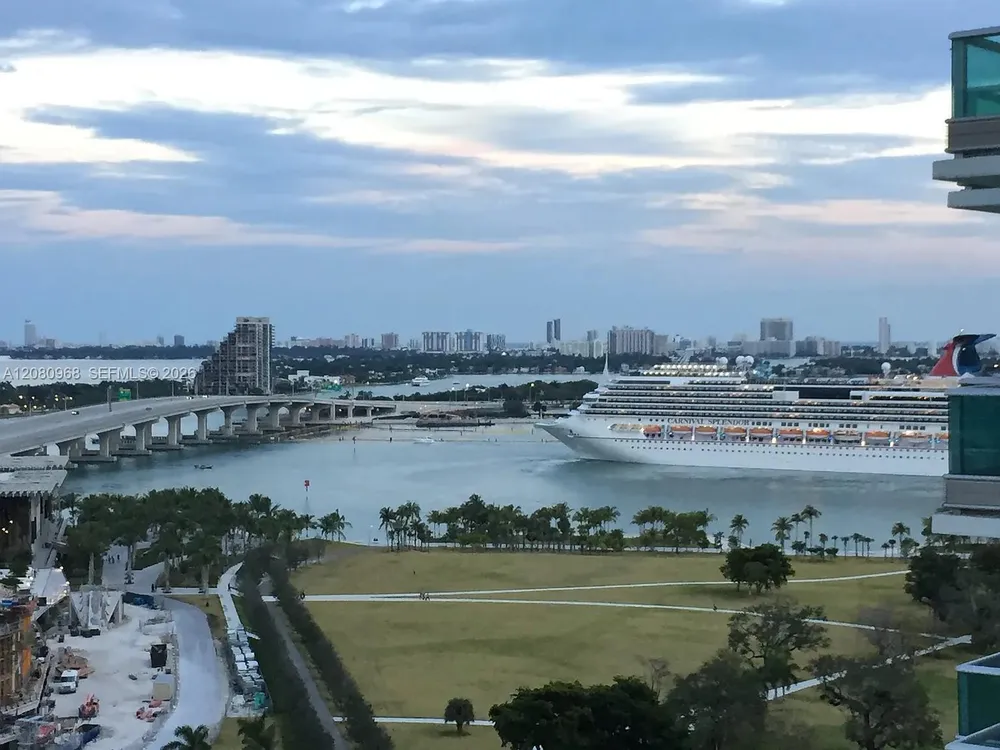 900 Biscayne Blvd, Miami, FL 33132