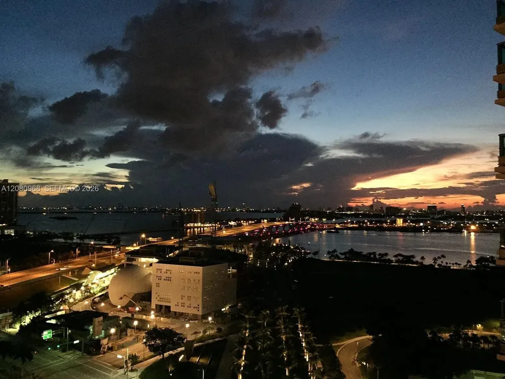 900 Biscayne Blvd, Miami, FL 33132