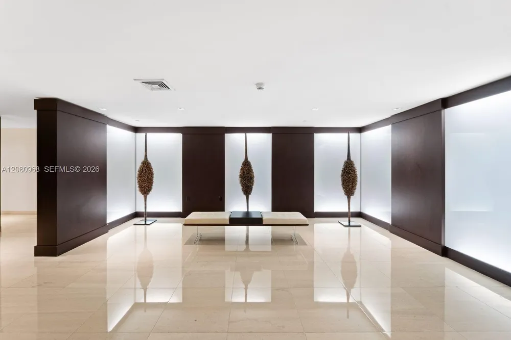 900 Biscayne Blvd, Miami, FL 33132