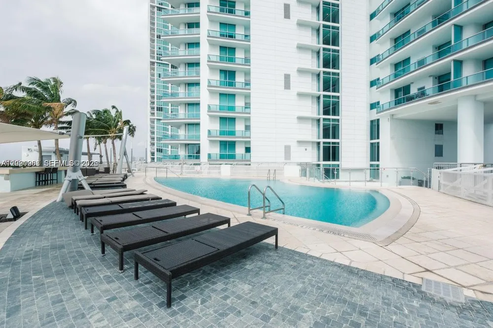 900 Biscayne Blvd, Miami, FL 33132