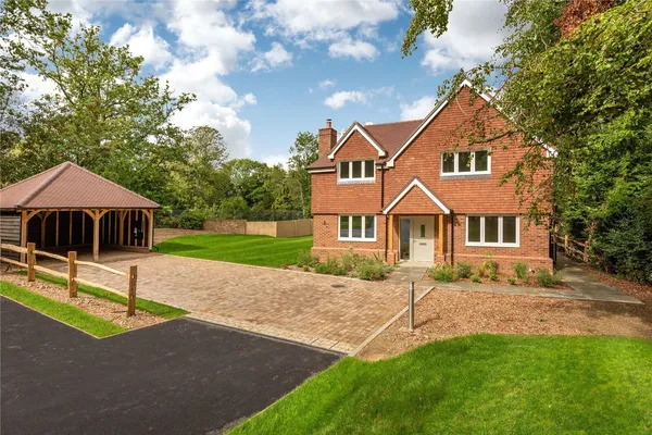 Boxhill Road, Tadworth, KT20 photo 1
