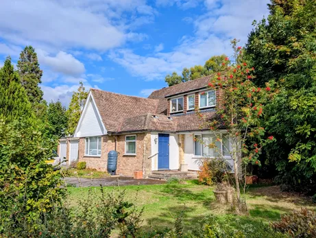 Shepherds Way, Liphook, GU30