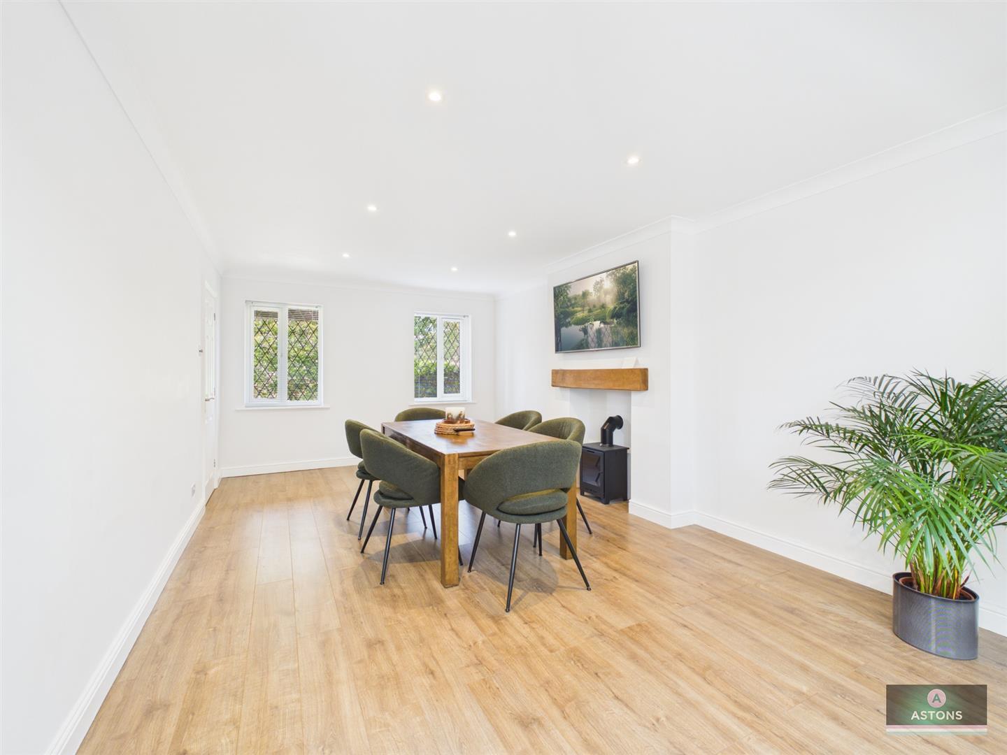 Gregory Close, Maidenbower Image 11