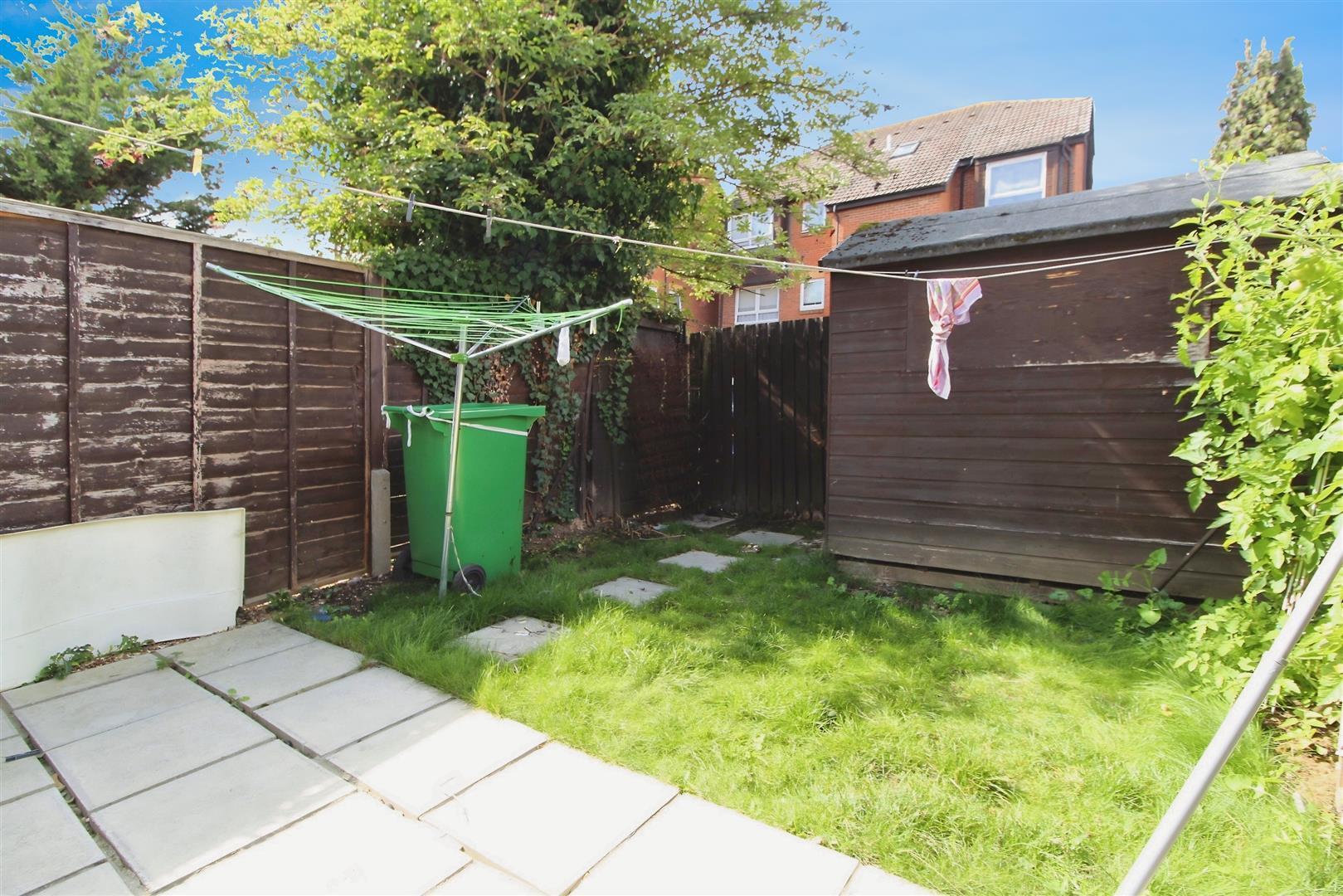 Braemar Gardens, Slough Image 4