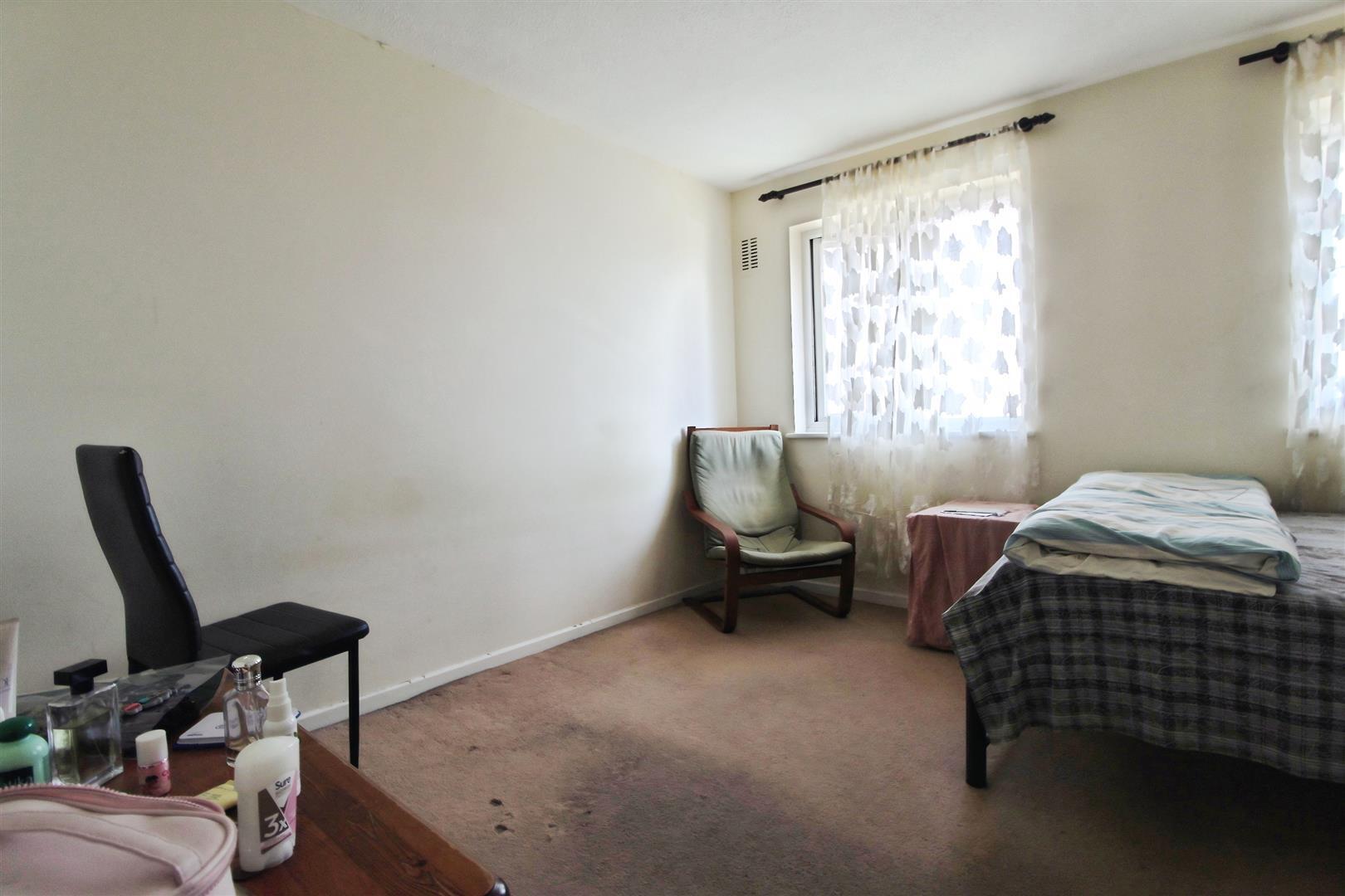 Braemar Gardens, Slough Image 7