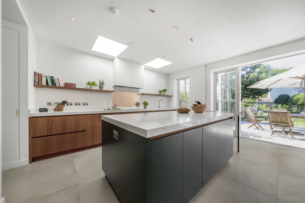 Sandy Lane, Richmond, TW10 photo 3