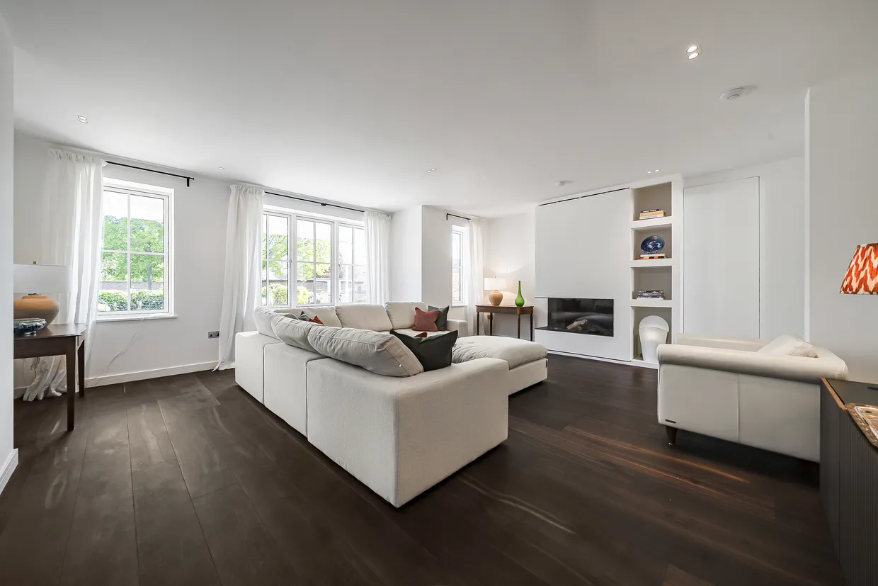 Sandy Lane, Richmond, TW10 photo 6