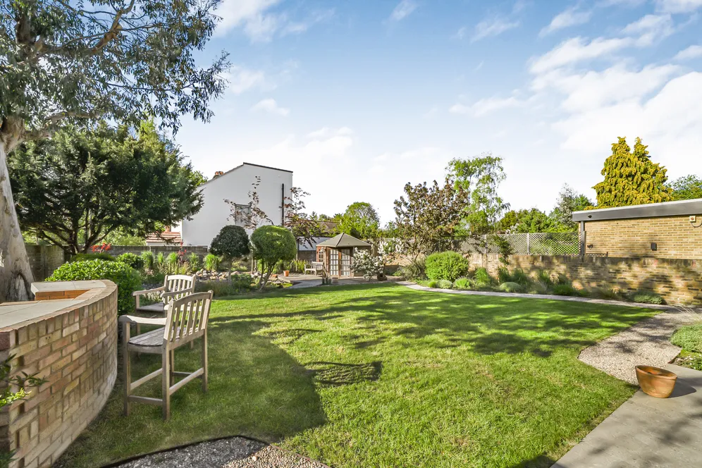 Sandy Lane, Richmond, TW10 photo 15