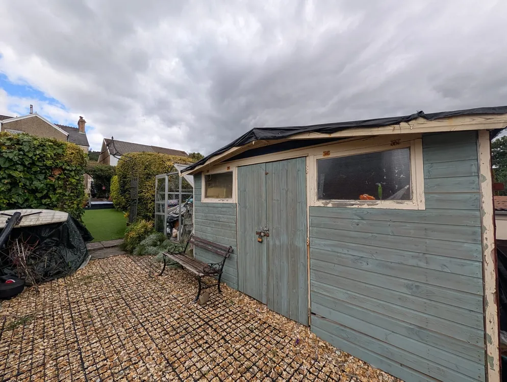 Property carousel item 18