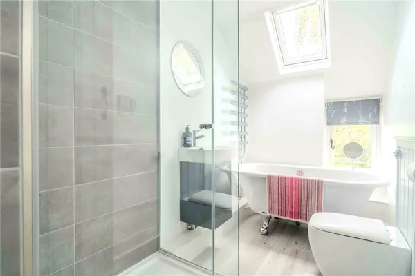 Phoenix Place, High Street, GL55 photo 13