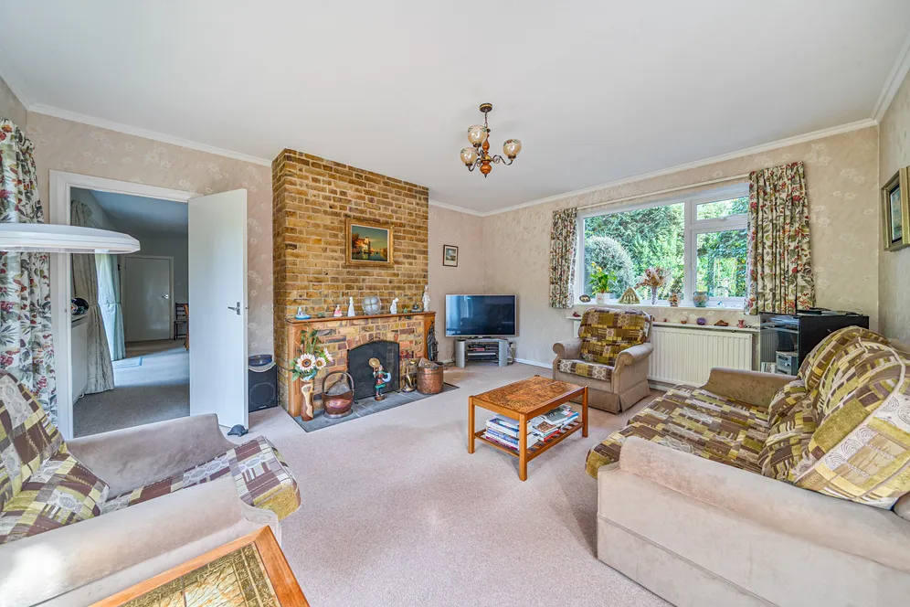 Hamm Court, Weybridge, KT13 photo 2