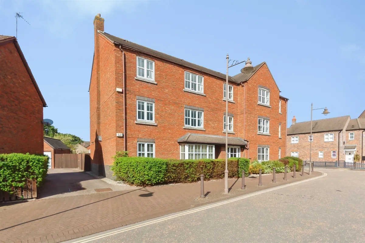 Dickens Heath Road, Shirley, Solihull
