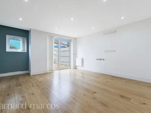 Silverworks Close, LONDONphoto