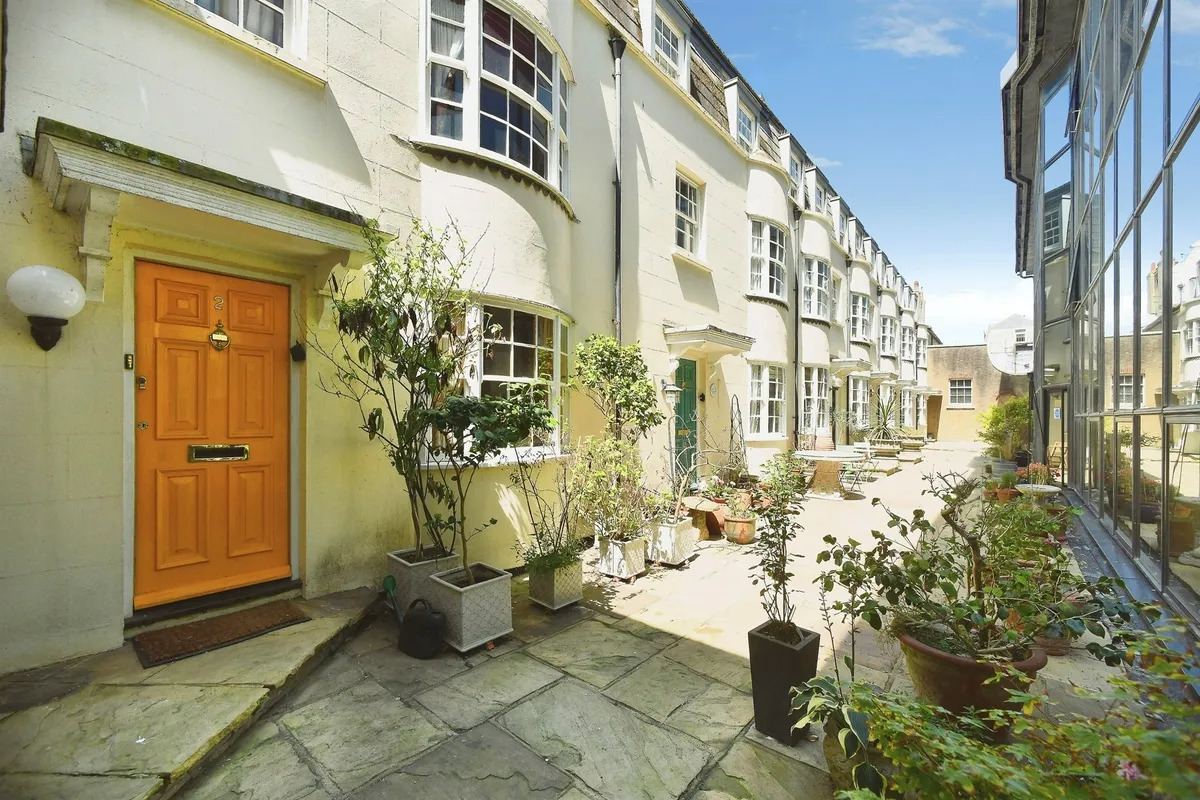 Dolphin Mews, BRIGHTON