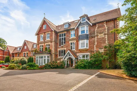 Coopers Hill Road, Redhill, RH1