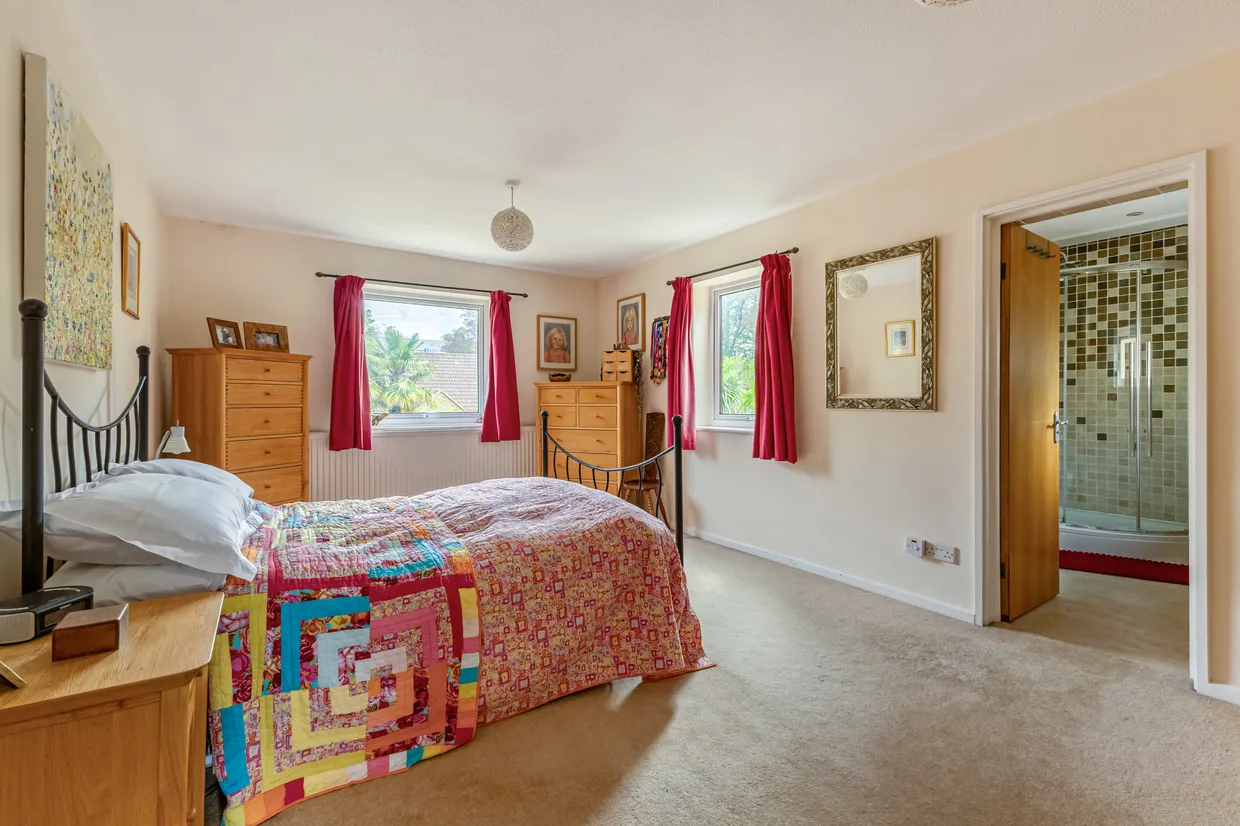 Manor Road, Teddington, TW11 photo 5