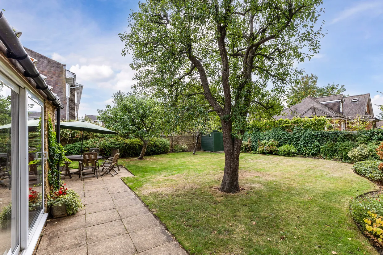 Manor Road, Teddington, TW11 photo 8