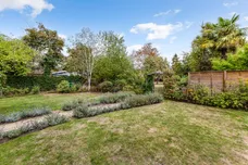 Manor Road, Teddington, TW11 photo 9