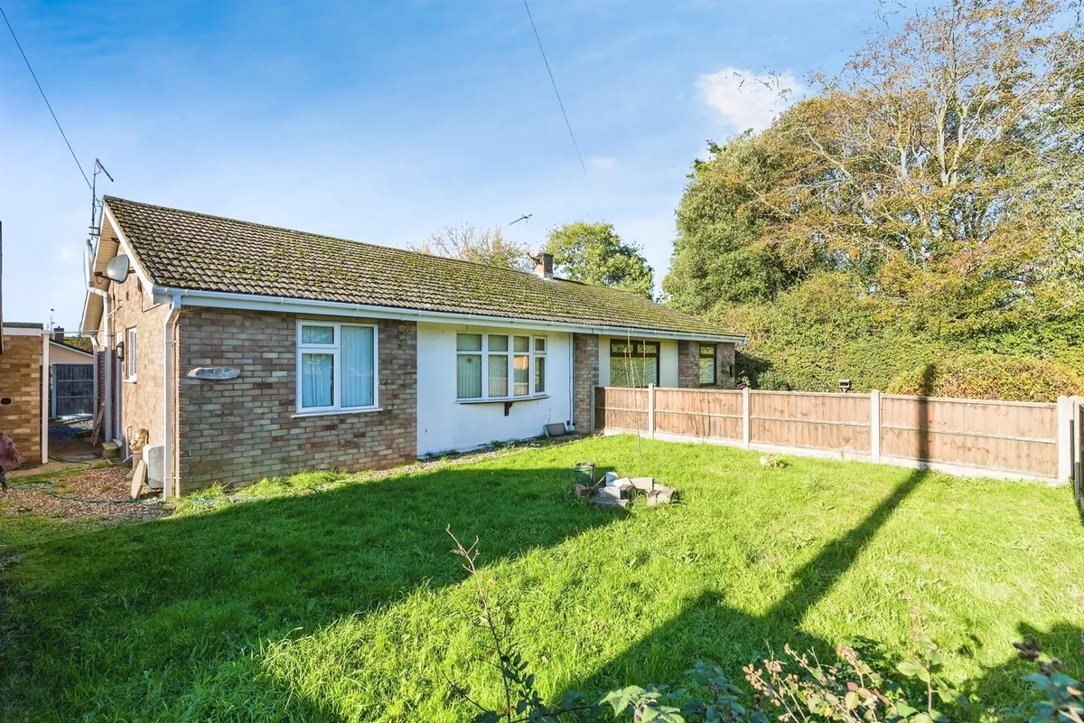 Cotswold Way, Oulton, LOWESTOFT