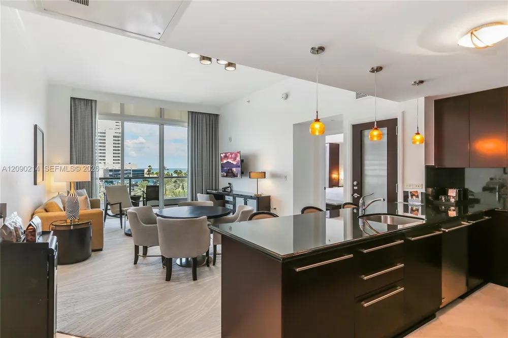4391 Collins Ave, Miami Beach, FL 33140