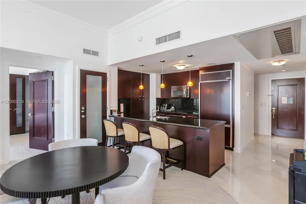 4391 Collins Ave, Miami Beach, FL 33140