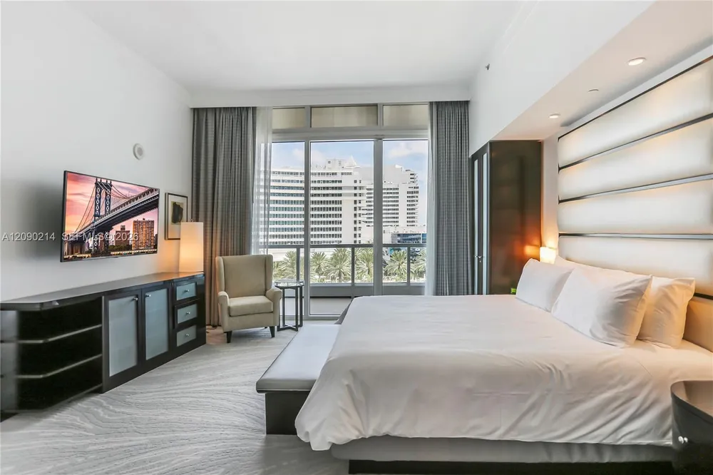 4391 Collins Ave, Miami Beach, FL 33140