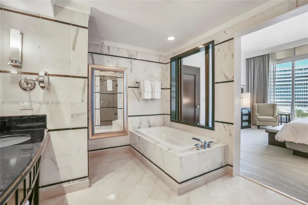 4391 Collins Ave, Miami Beach, FL 33140