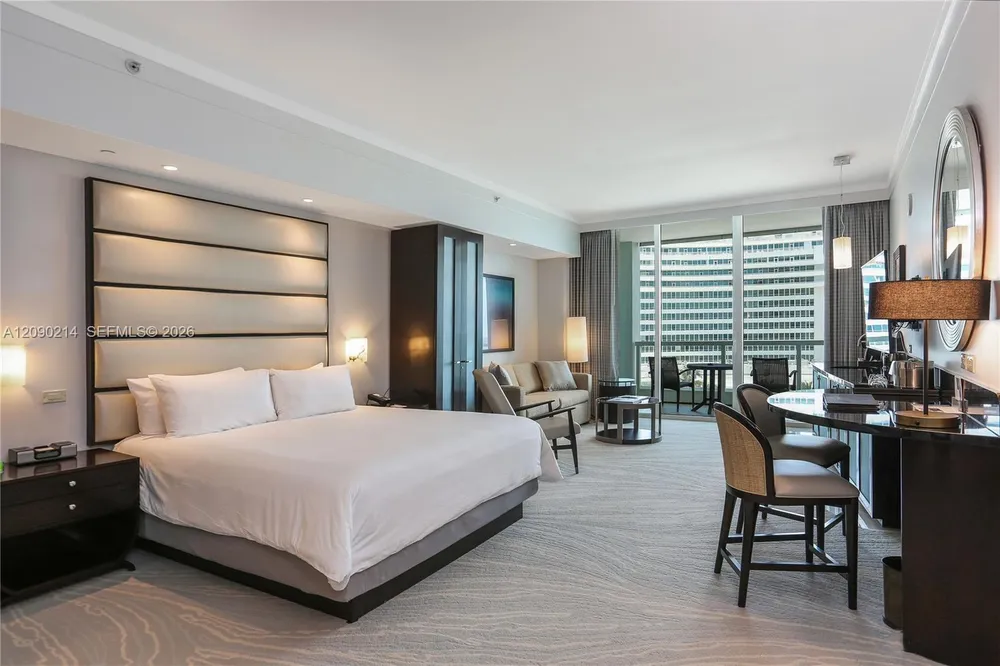 4391 Collins Ave, Miami Beach, FL 33140