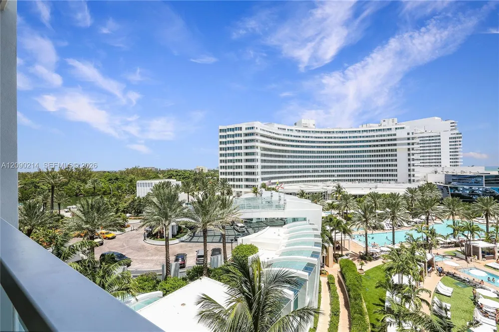 4391 Collins Ave, Miami Beach, FL 33140