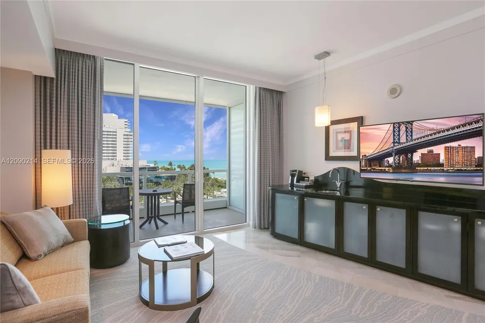 4391 Collins Ave, Miami Beach, FL 33140