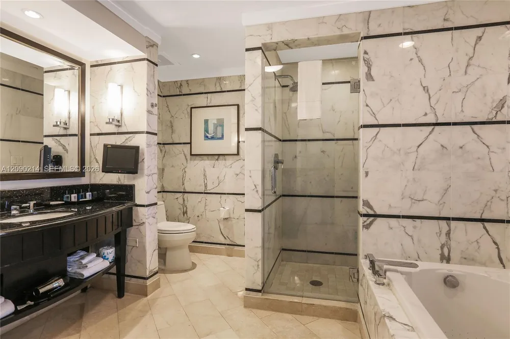 4391 Collins Ave, Miami Beach, FL 33140