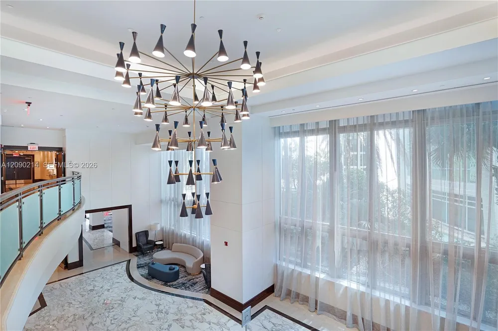 4391 Collins Ave, Miami Beach, FL 33140