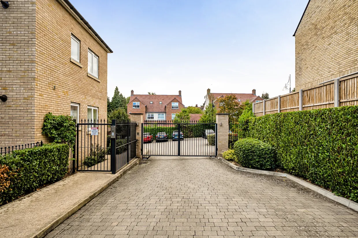 Victoria Close, Rickmansworth, WD3 photo 11