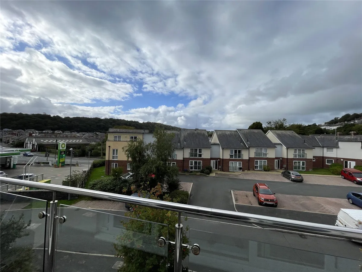 Y Bae, Bangor, Gwynedd, LL57