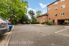 Chatsworth Place, Mitcham
