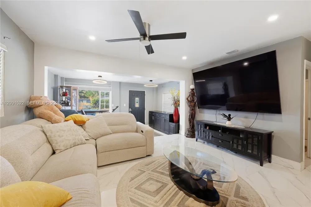1170 NE 135th St, North Miami, FL 33161