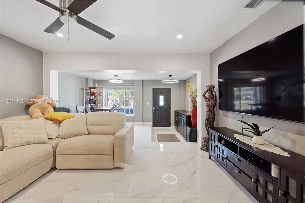 1170 NE 135th St, North Miami, FL 33161