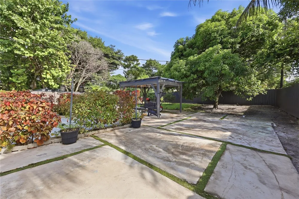 1170 NE 135th St, North Miami, FL 33161