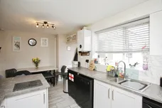 Johnson Avenue, Rugby