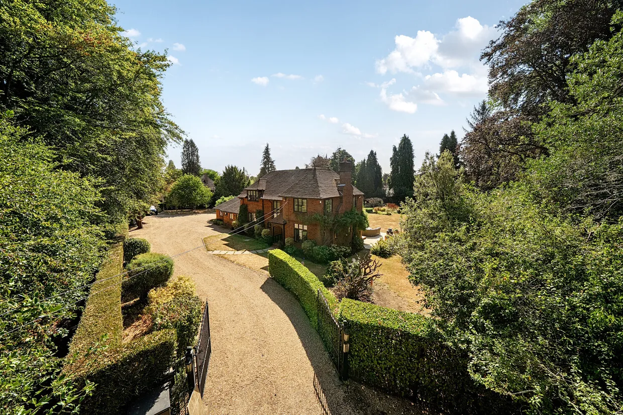 Church Lane, Stoke Poges, SL2 photo 1