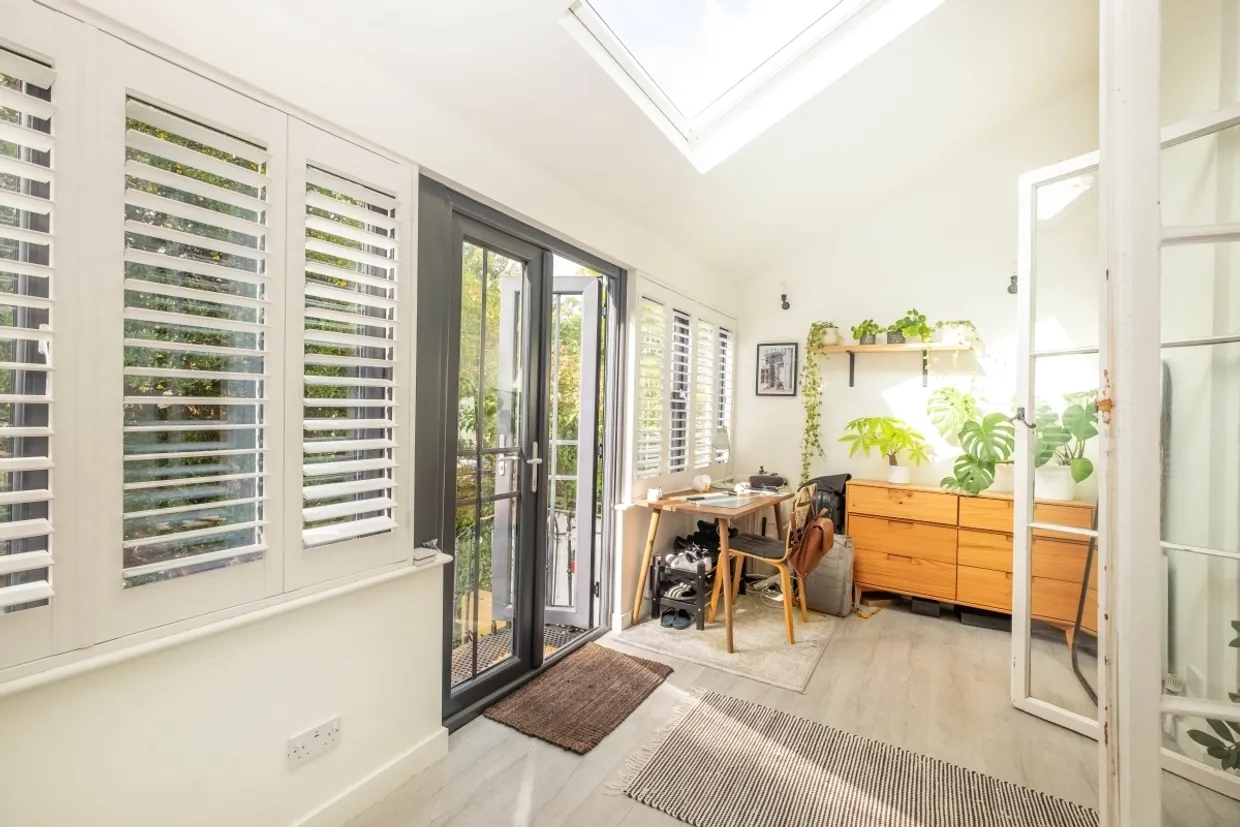 Uxbridge Road Kingston upon Thames KT1 photo 3
