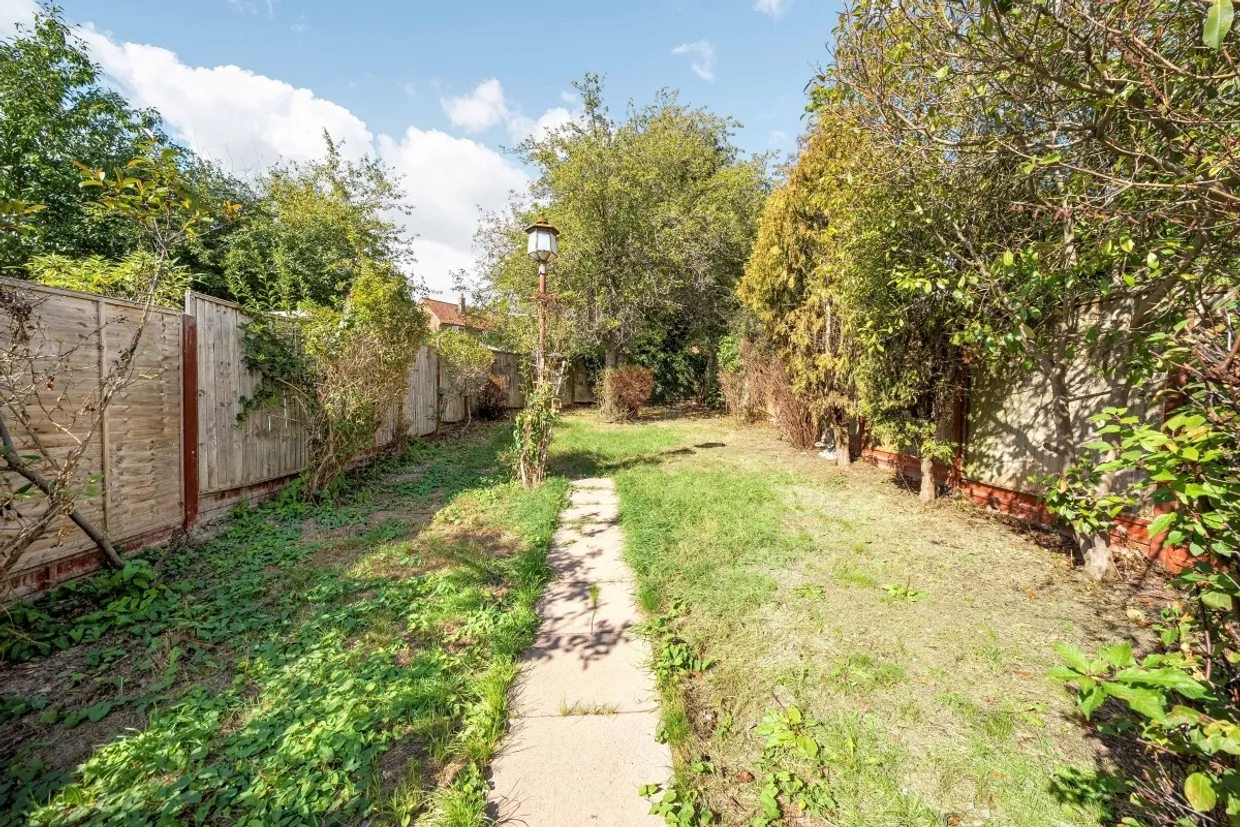 Holyrood Crescent St. Albans AL1 photo 8
