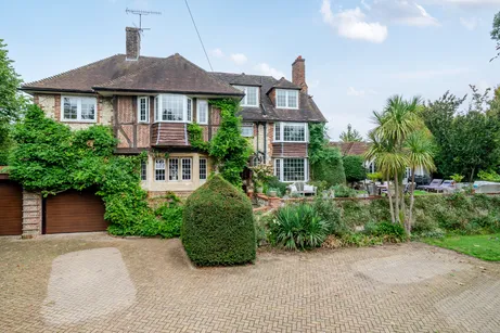 Crondall Lane, Farnham, GU9