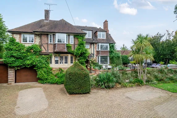 Crondall Lane, Farnham, GU9