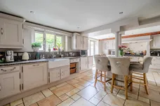 Crondall Lane, Farnham, GU9 photo 5
