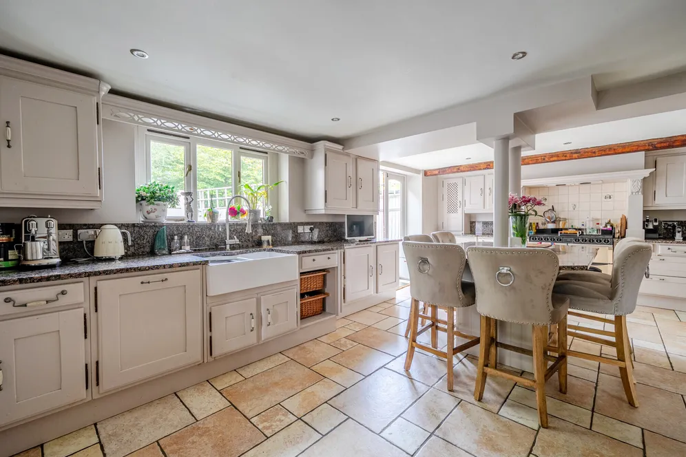 Crondall Lane, Farnham, GU9 photo 5
