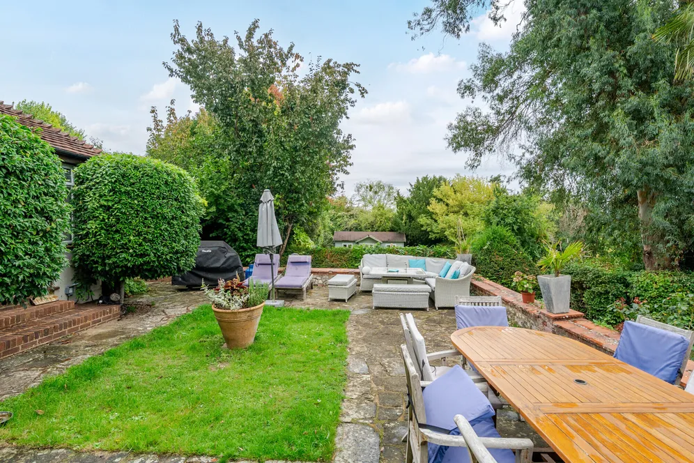 Crondall Lane, Farnham, GU9 photo 9