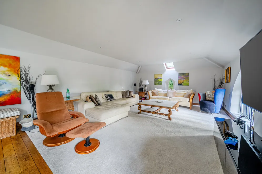 Crondall Lane, Farnham, GU9 photo 12