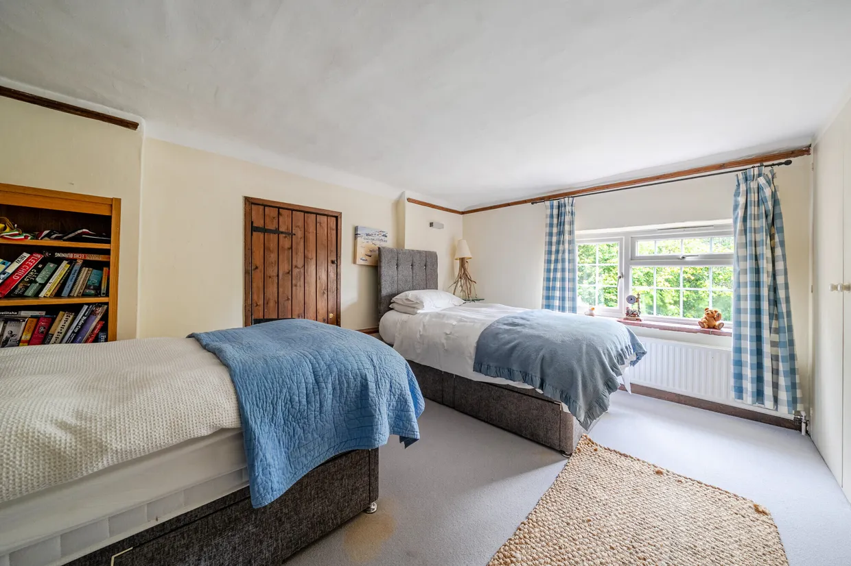 Crondall Lane, Farnham, GU9 photo 15