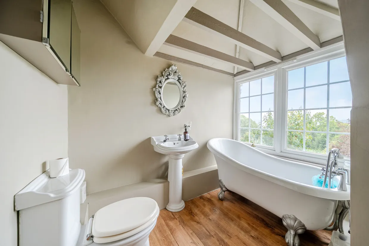 Crondall Lane, Farnham, GU9 photo 18
